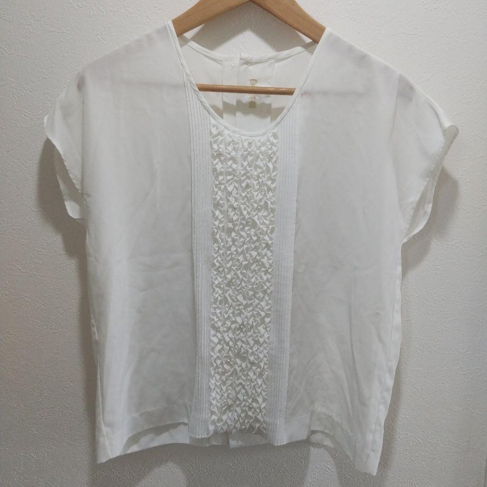 White short sleeves